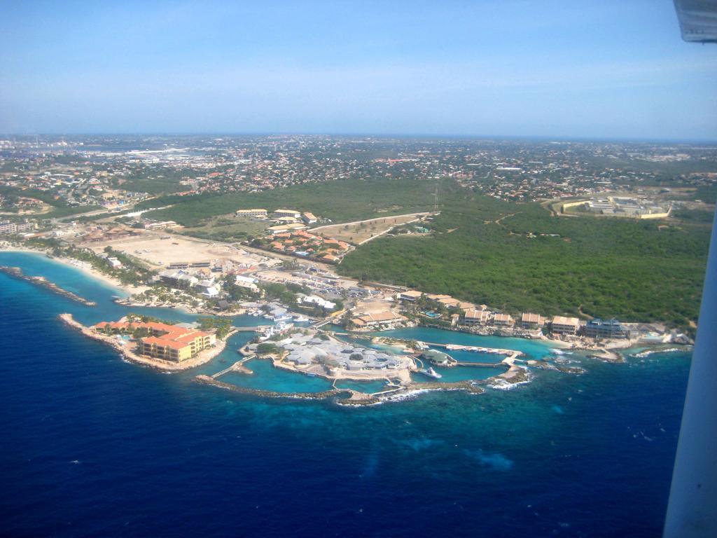 Ocean Sky Apartments Willemstad Exterior photo